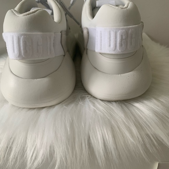 Ugg  Cloud Sneakers - Picture 4 of 4